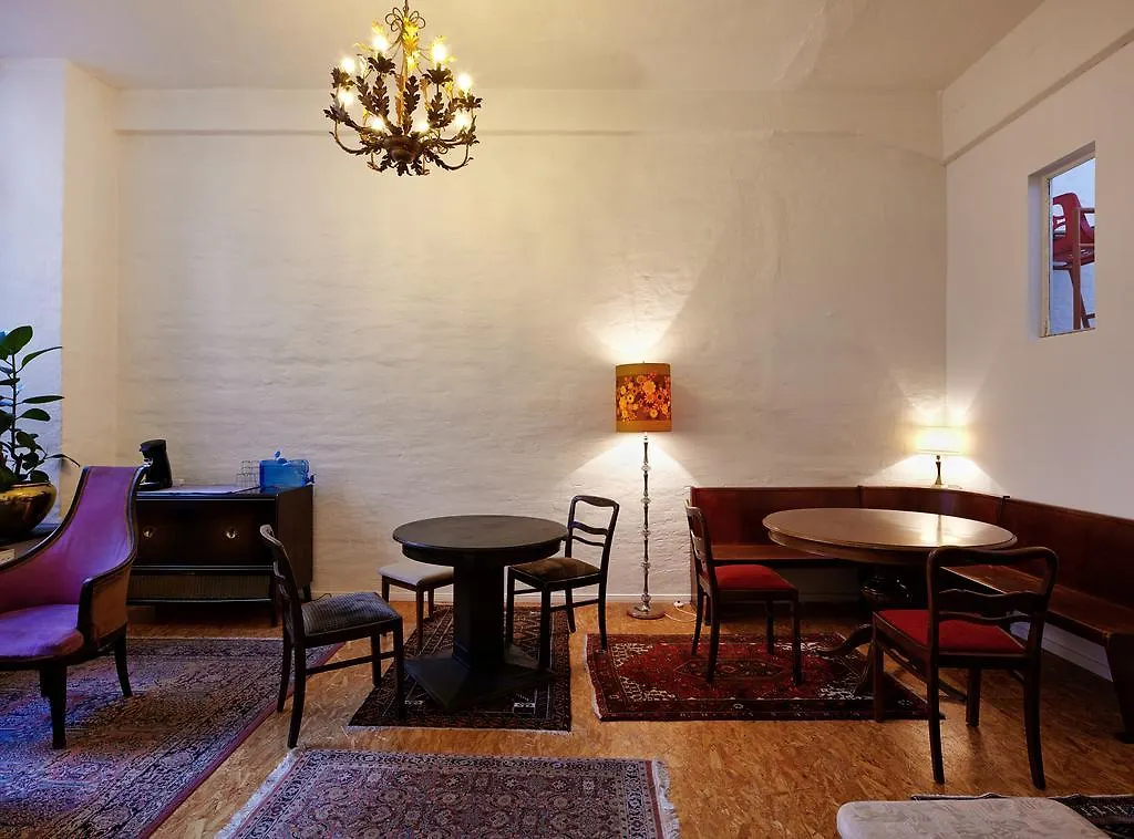 Huettenpalast Berlino Hotel